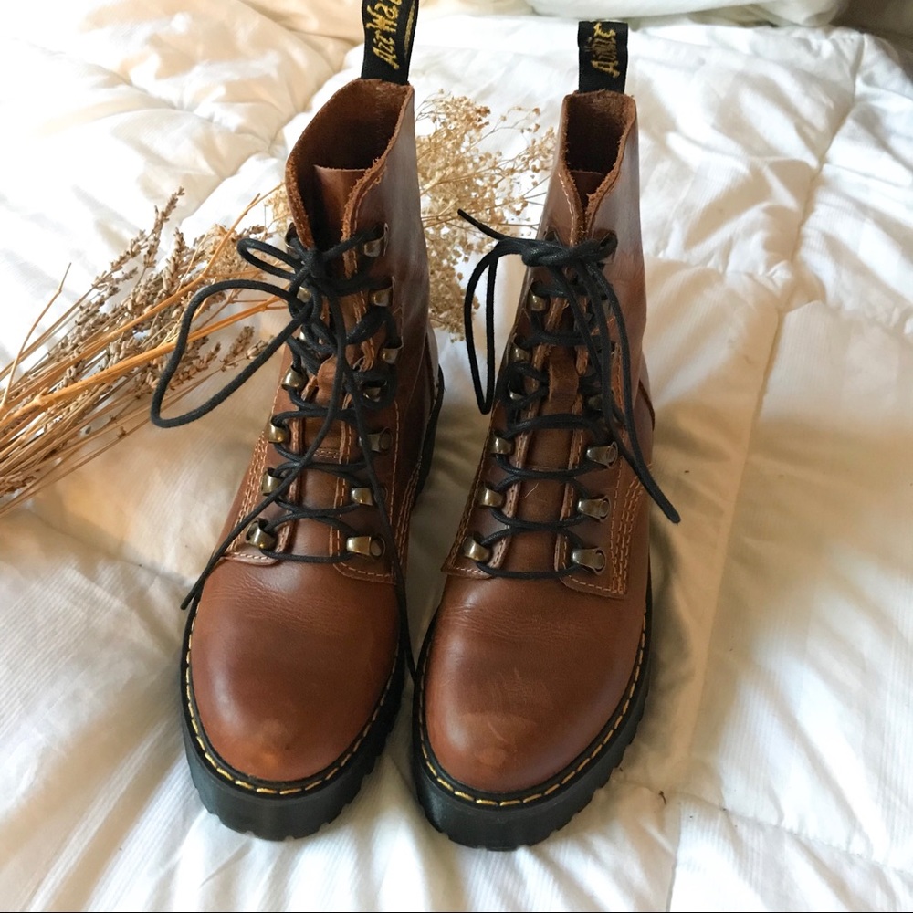 Doc Martens Leona Boot